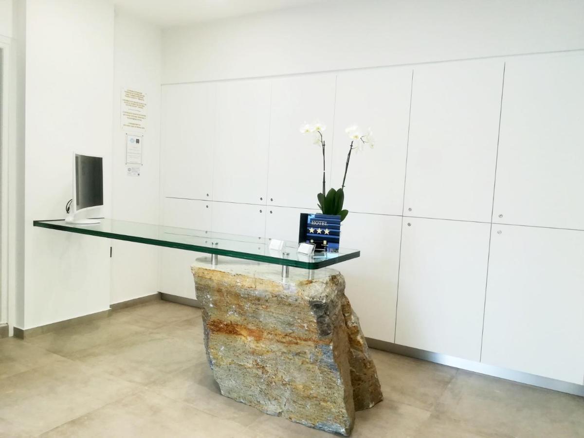 Scorpios Hotel & Suites Samos Town Luaran gambar